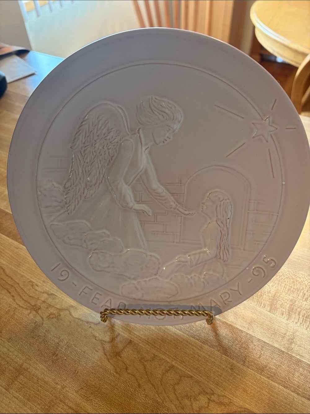 Frankoma White 1995 FEAR NOT, MARY Collector Plate with original paperwork.